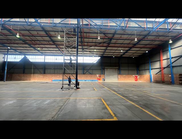 6,932M² WAREHOUSE TO LET IN SPARTAN